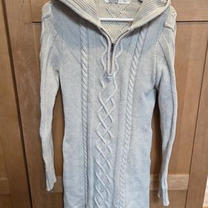 Women's Cable Knit Sweater - Gray